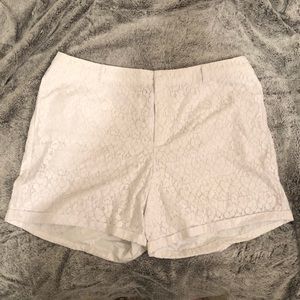NWOT Lane Bryant White Lace Cuffed Shorts, Size 20